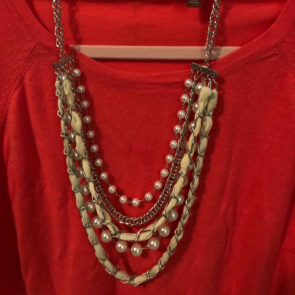 Cream and silver pearl necklace